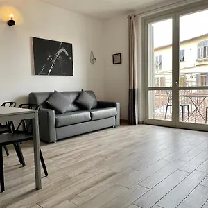 https://borgo-guelfo-1.it-tuscanyhotel.com