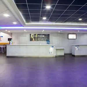 巴黎伯特蒙马​​特宜必思快捷酒店 圣旺